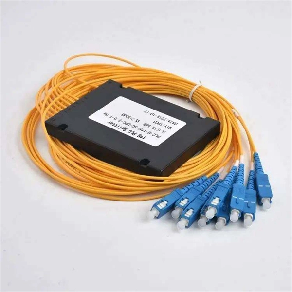 Outdoor power distribution box sealing cover