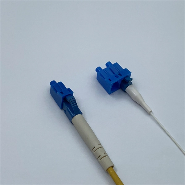 What types of power fiber optic cable connectors are there 